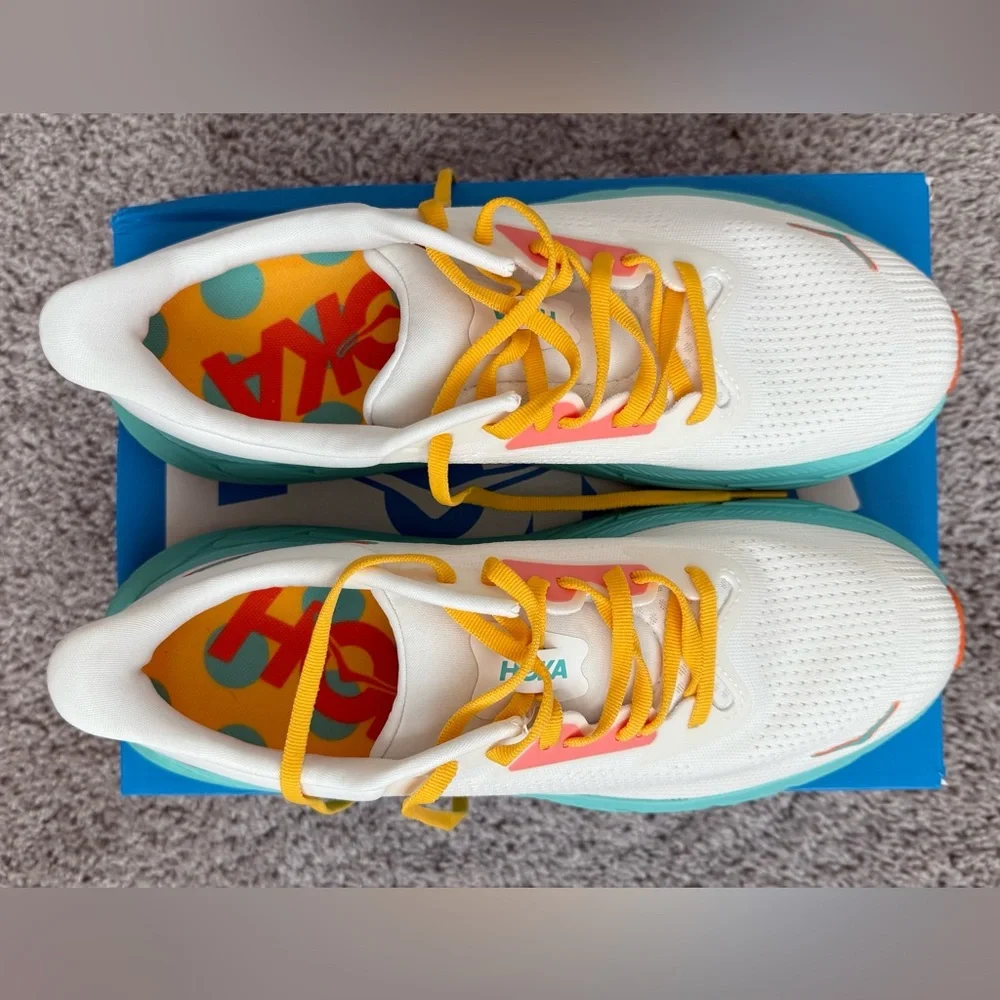 HOKA Arahi 7 - Men’s 9.5 D - white with bright accents, yellow insoles - Picture 7 of 10